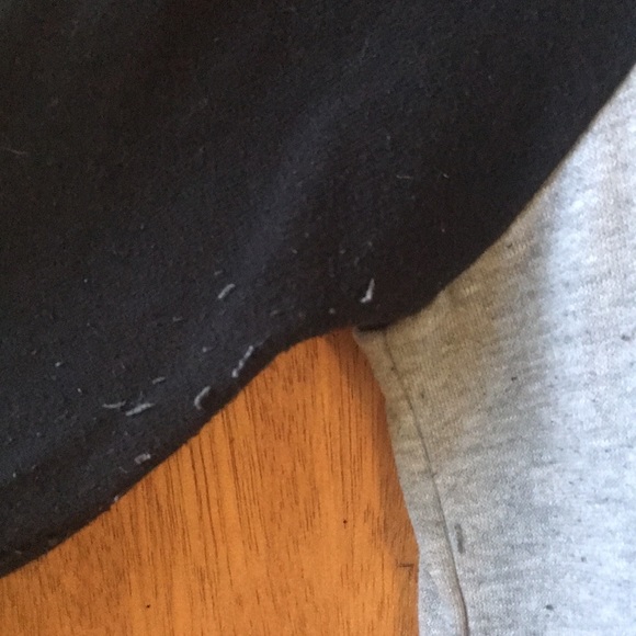 Round neck henley sweatshirt - Picture 2 of 3